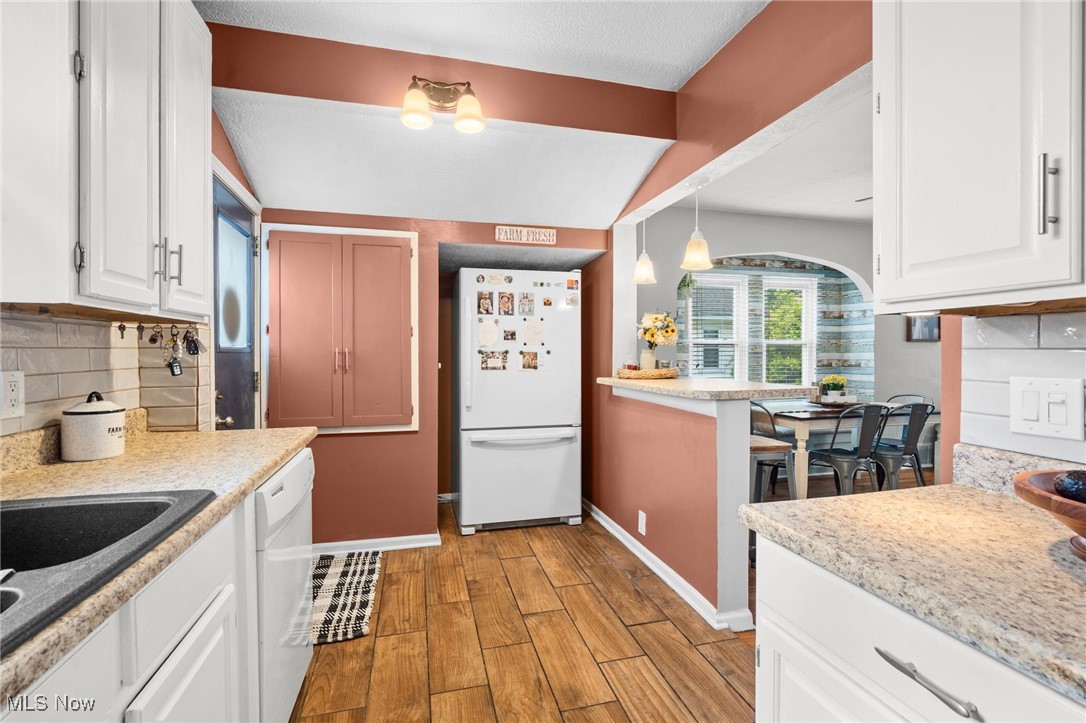 4184 Chester Avenue, Louisville, Ohio image 16