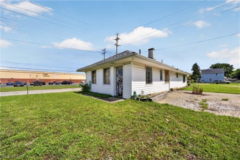 Tiny photo for 1616 W 47th Street, Ashtabula, OH 44004 (MLS # 5240108)