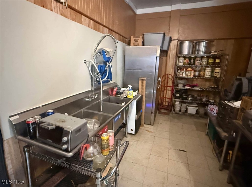 Myers & Schneiders - Commercial Sale