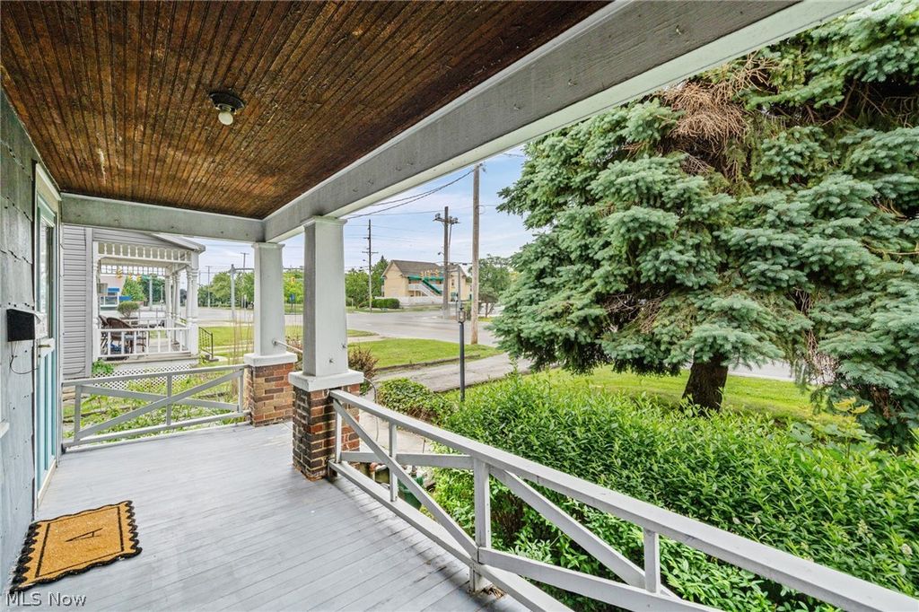 Photo of 2509 Columbus Avenue, Sandusky, OH 44870 (MLS # 5216152)