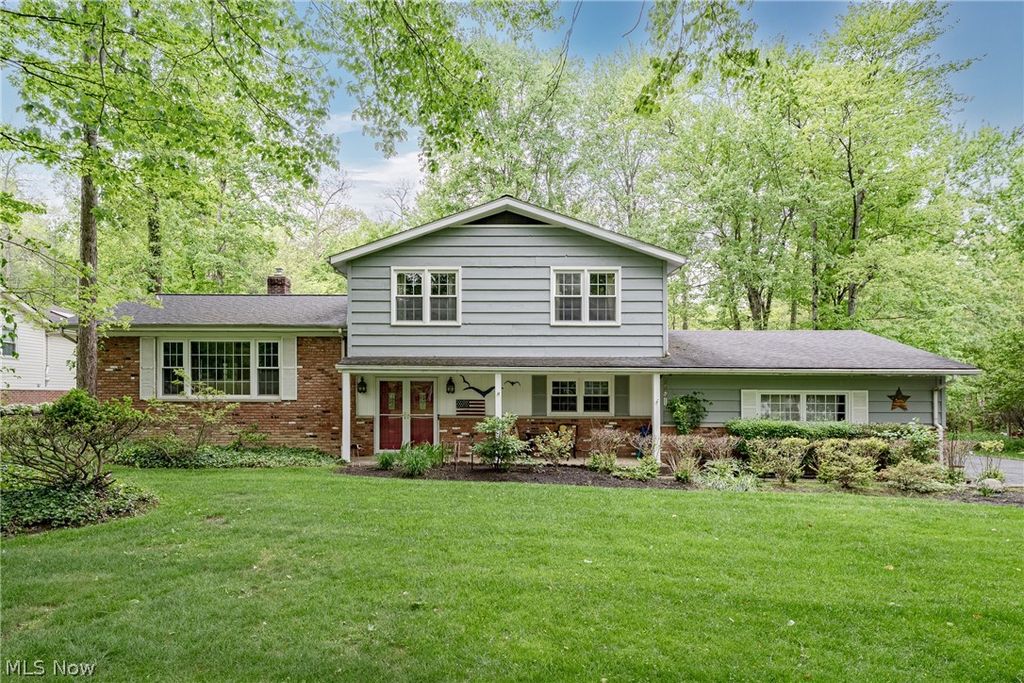 Photo of 6424 Creekside Trail, Solon, OH 44139 (MLS # 5211387)