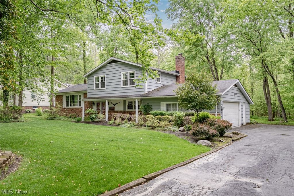 Photo of 6424 Creekside Trail, Solon, OH 44139 (MLS # 5211387)