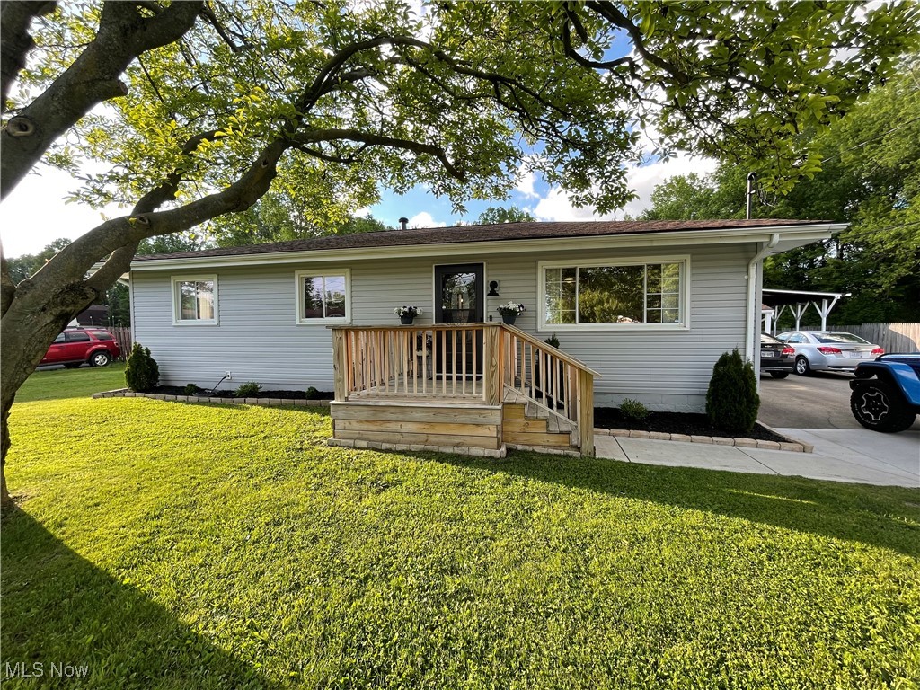 4075 Fairlawn Heights Drive, Warren, Ohio image 1