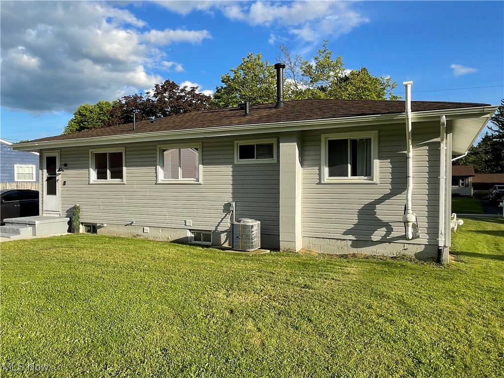 4075 Fairlawn Heights Drive, Warren, Ohio image 37