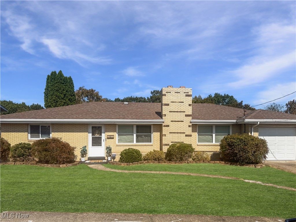 Welcome to this beautifully maintained 3 bedroom, 2 bathroom ranch-style home located in one of the area’s most sought-after neighborhoods. Perfectly blending comfort and function, this property offers plenty of space for families, entertaining, and everyday living.
Step inside to find an inviting floor plan with natural light flowing throughout. The main level features a spacious living area, well-appointed kitchen, and three comfortable bedrooms.
Downstairs, the full finished basement provides endless possibilities — currently showcasing a large bonus room used as a fourth bedroom, along with additional living and storage space.
Outside, enjoy a spacious backyard ideal for kids, pets, and gatherings. A brand-new deck (built in 2025) offers the perfect spot for barbecues, morning coffee, or summer entertaining.
Highlights:
• 3 Bedrooms, 2 Bathrooms
• Full Finished Basement with Bonus Room
• Large Backyard for Play & Entertaining
• Brand-New Deck (2025)
• Prime Location in a Highly Desirable Neighborhood