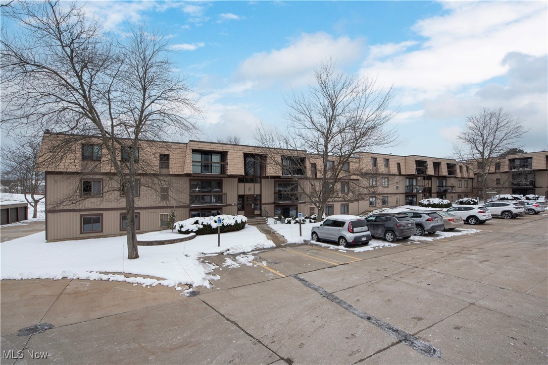 9821 Sunrise Boulevard #12, North Royalton, Ohio image 1