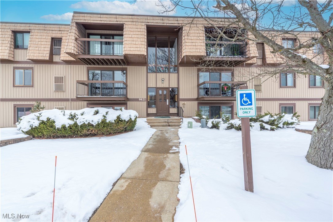 9821 Sunrise Boulevard #12, North Royalton, Ohio image 2