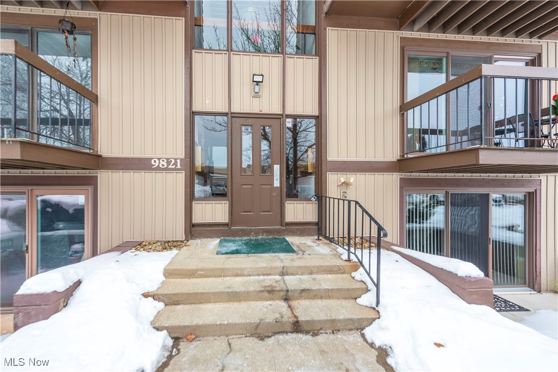 9821 Sunrise Boulevard #12, North Royalton, Ohio image 3