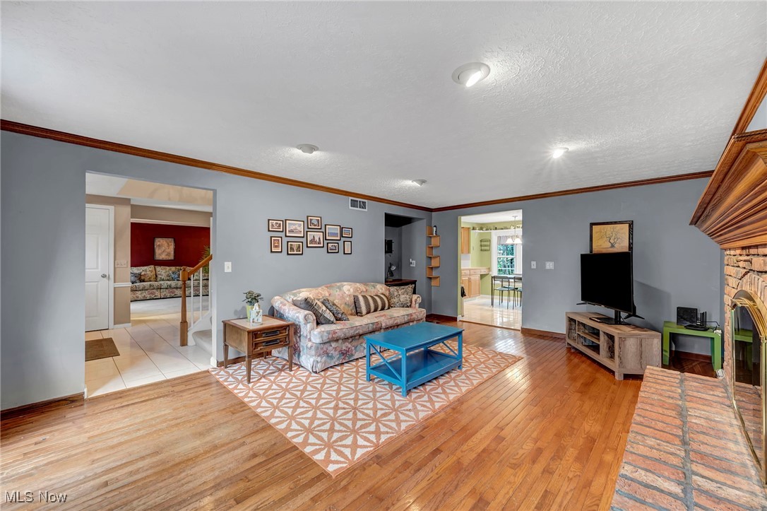 16561 S White Oaks Drive, Strongsville, Ohio image 10
