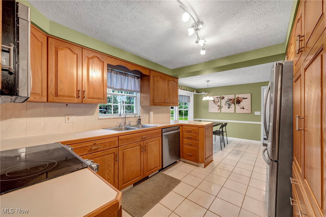 16561 S White Oaks Drive, Strongsville, Ohio image 29