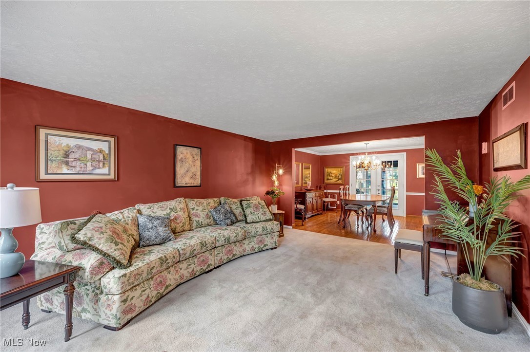 16561 S White Oaks Drive, Strongsville, Ohio image 7