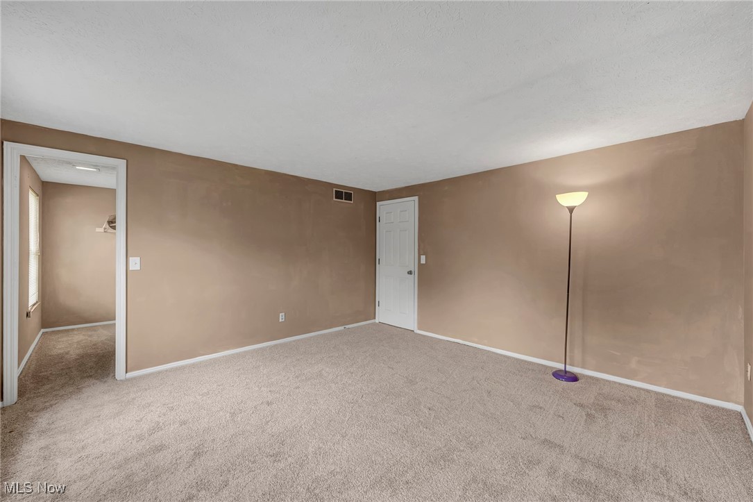 16561 S White Oaks Drive, Strongsville, Ohio image 12