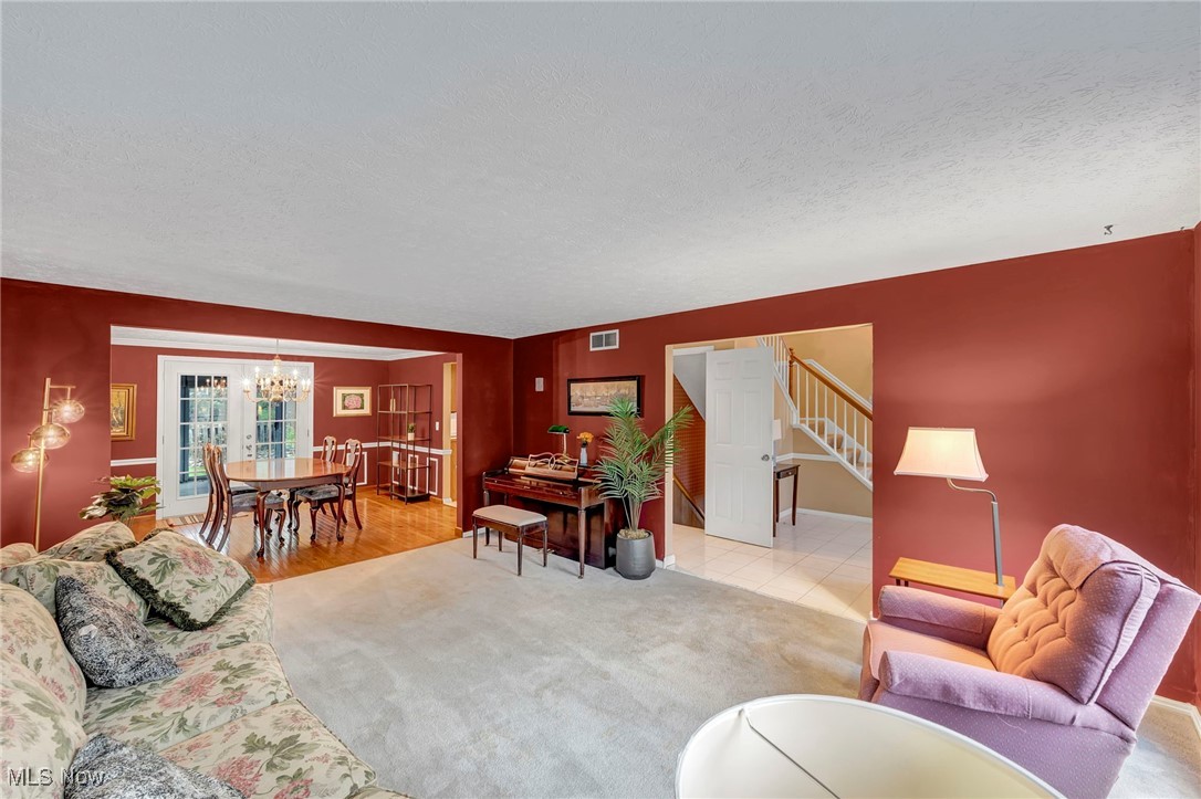 16561 S White Oaks Drive, Strongsville, Ohio image 6