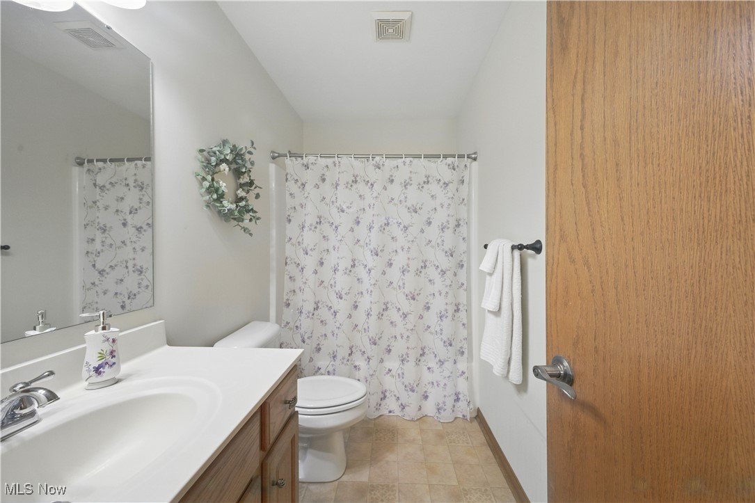 16544 Davis Drive, East Liverpool, Ohio image 27