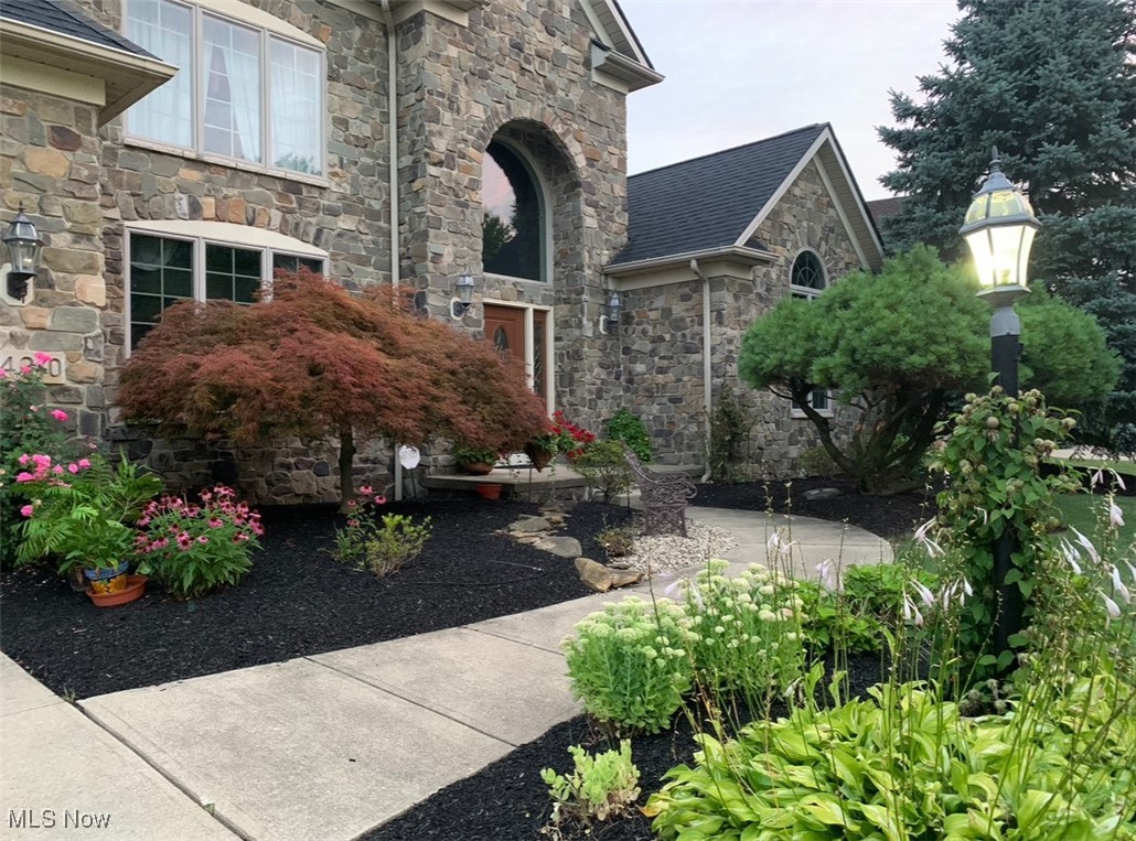 4310 Royal St George Drive, Avon, Ohio image 2