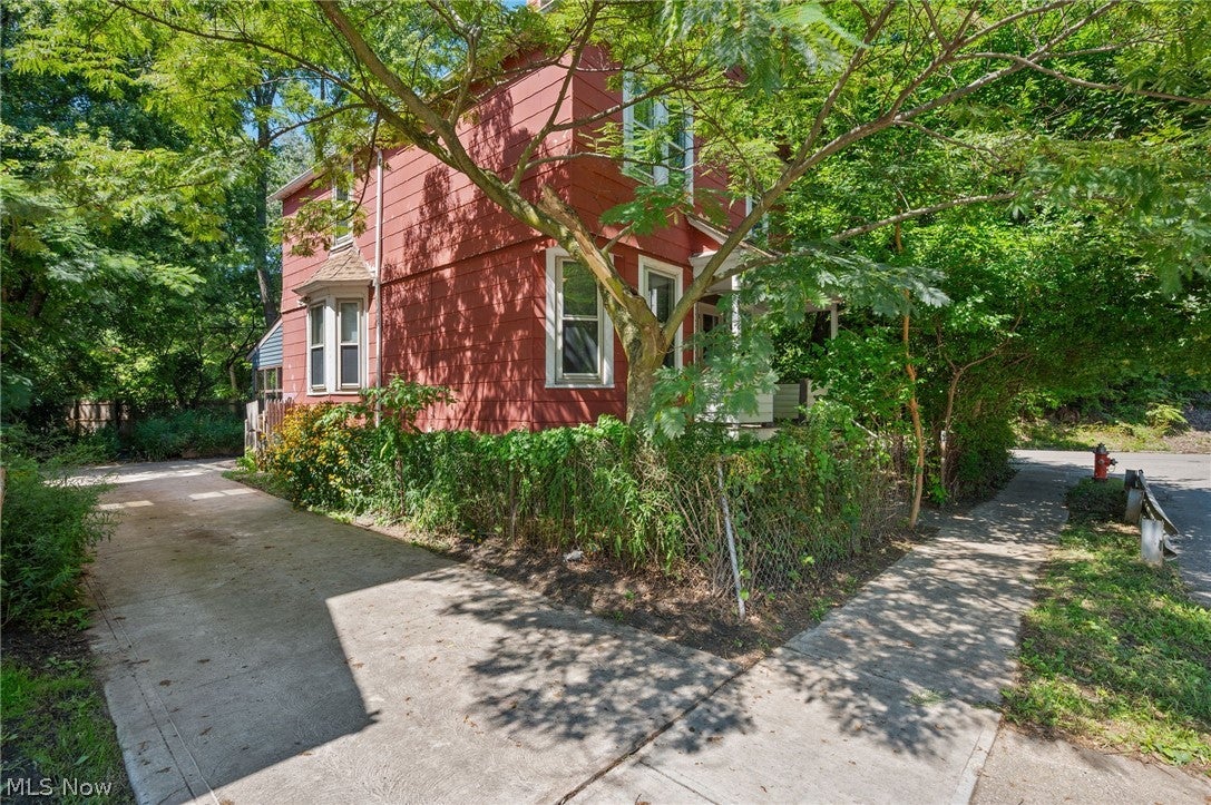 1308 W 95th Street
