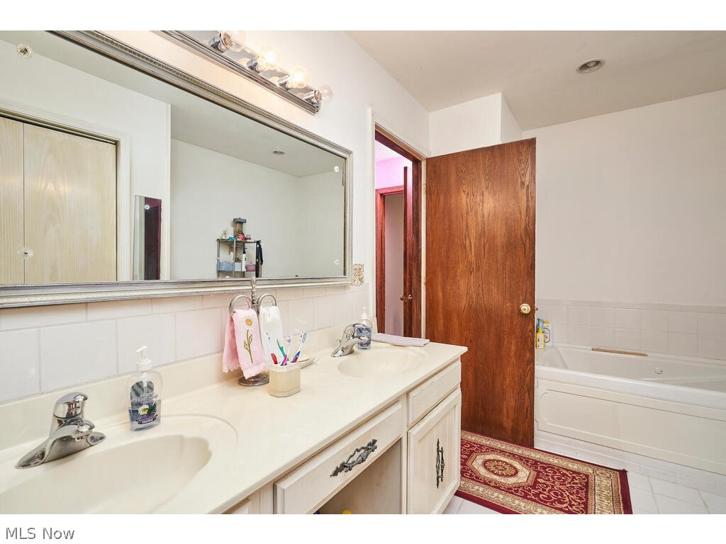 Rolling Retreat - Residential