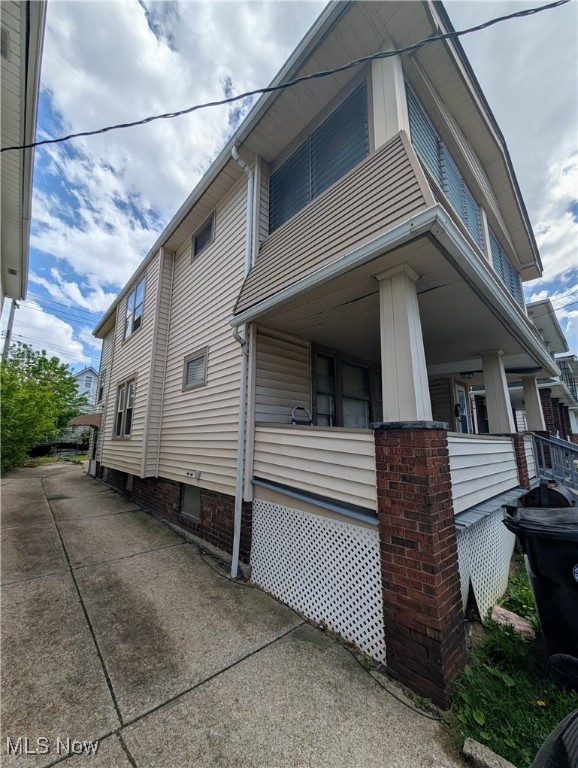 905 Alhambra Road