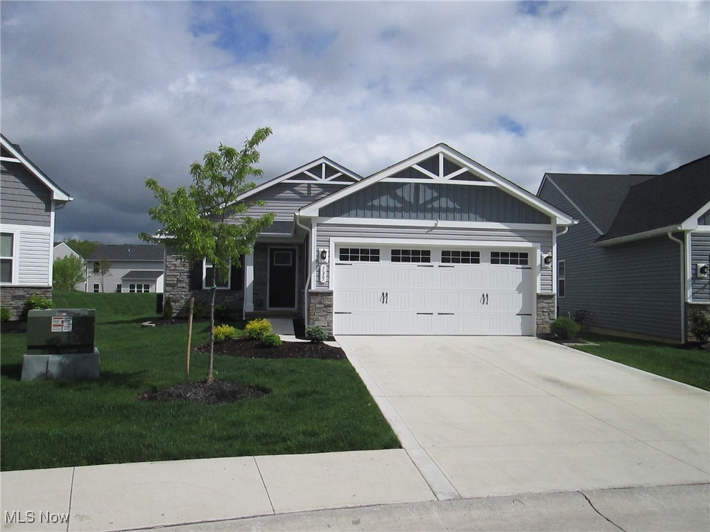135 Eagle Circle, Amherst, Ohio image 1