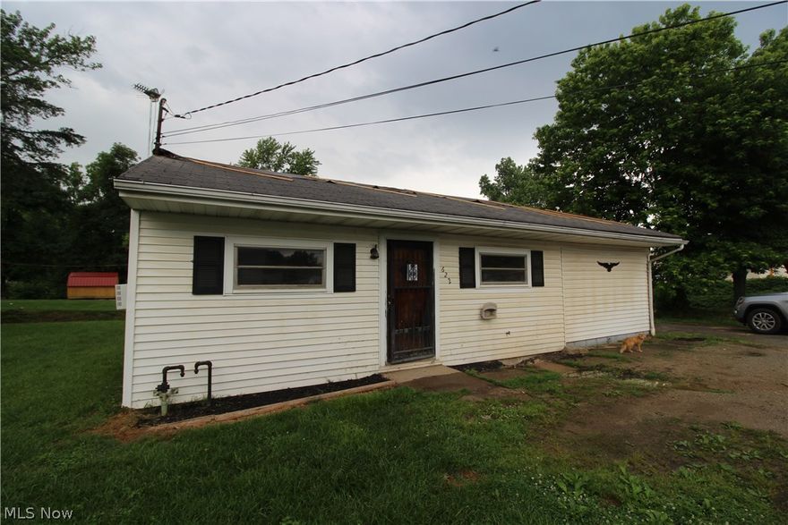 This property is now under auction terms. This property is subject to a 5% buyer's premium pursuant to the Auction Terms & Conditions (minimums may apply). This is a reserve auction and all offer are subject to seller approval. 3 bed 1 bath ranch situated on a flat lot at the end of a dead end street. Off street parking. Storage building. Conveniently located to Parkersburg