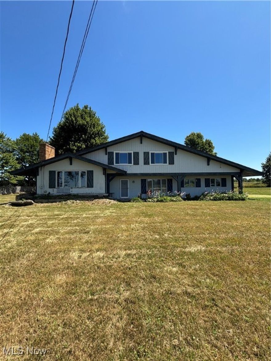 Welcome to this spacious four-bedroom, two and a half-bathroom split-level residence, brimming with potential and waiting for its next owner to transform it into a dream home. The open-concept living and dining area offers a versatile space, perfect for gatherings and everyday living. This property is a true handyman special—ideal for those who are eager to put their own stamp on a home and breathe new life into a promising canvas. Don’t miss the opportunity to create something truly special in this inviting and adaptable setting.