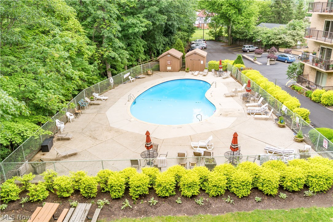 Hilroc Condo - Residential