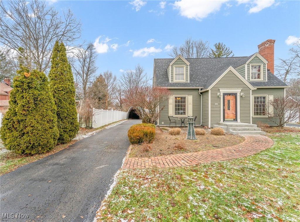 Photo of 276 S Cadillac Drive, Boardman, OH 44512 (MLS # 5177357)