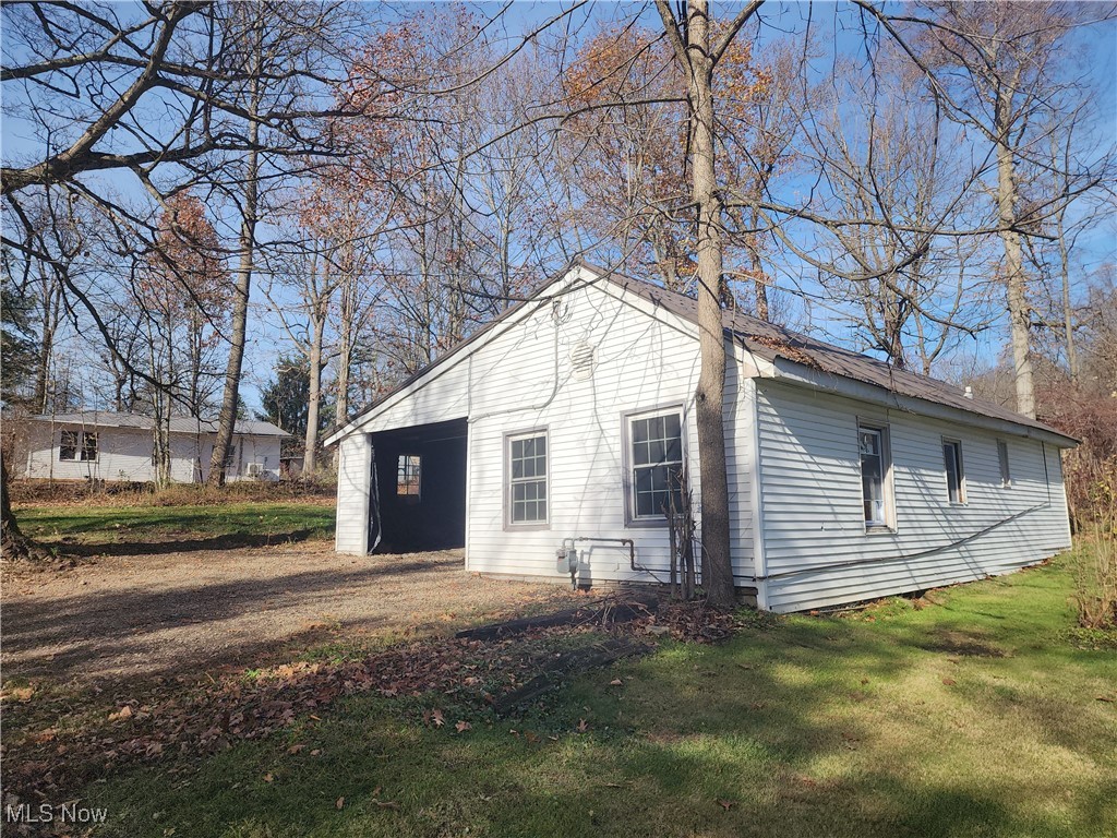 135 Goredon Drive, Chardon, Ohio image 1