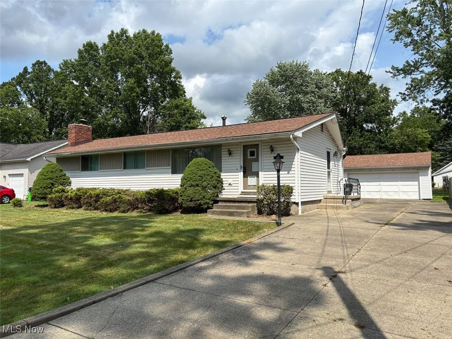 Three-Bedroom, 1.5 Bath Ranch Home With Detached Garage And Concrete Drive.
City of Stow, Stow Munroe Falls.
Live Auction W/ Online Bidding Available.
Absolute auction, all sells to the highest bidder on location.
ONLINE BIDDING BEGINS MONDAY, AUGUST 18TH, 2025, AT 12:00 PM, AND AUCTION LIVE ON-SITE BIDDING WILL BEGIN
Wednesday, August 20, 2025, 12:30 PM.
Three-bedroom, 1.5 bath ranch home with two-car detached garage. Home features an eat-in kitchen, a living room, three bedrooms with hardwood floors, a full bath, and an additional half bath in the hallway. Full, partially finished basement with a fireplace. Updated gas forced air furnace with air conditioning, breaker electric, and concrete driveway. Check it out!