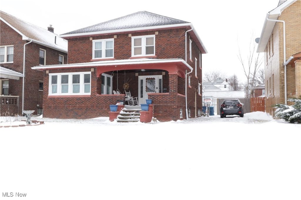 Photo of 2066 E 30th Street, Lorain, OH 44055 (MLS # 5181826)