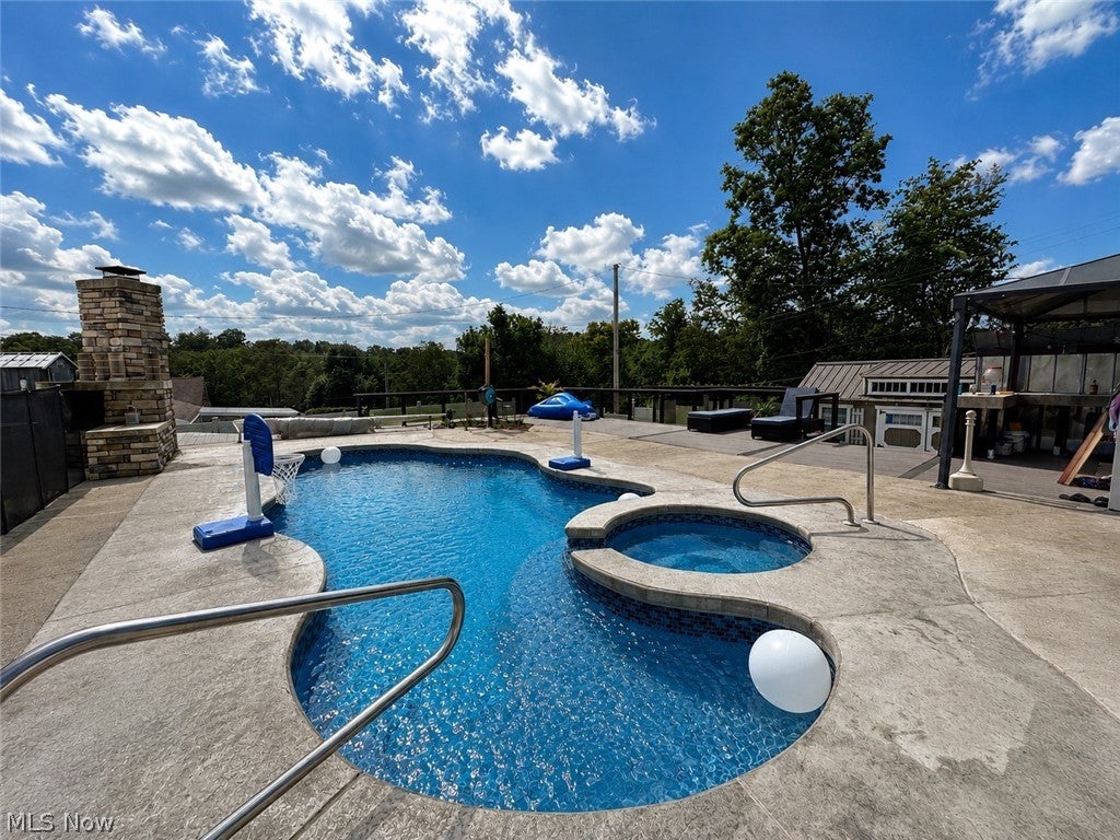 138 Tera Manor