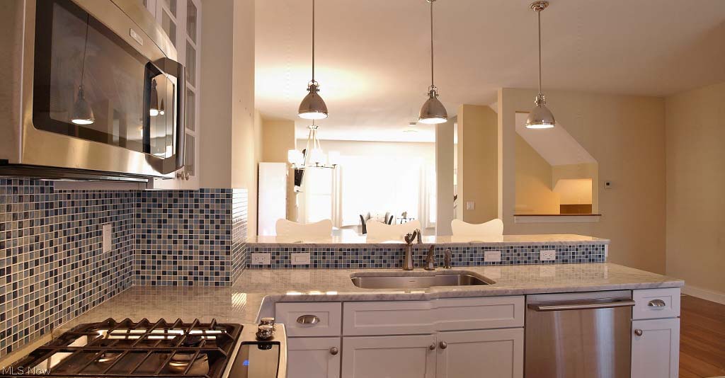 West Hampton at Crocker Park - Residential