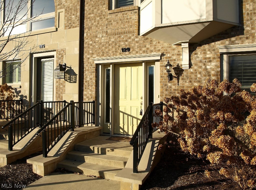 West Hampton at Crocker Park - Residential