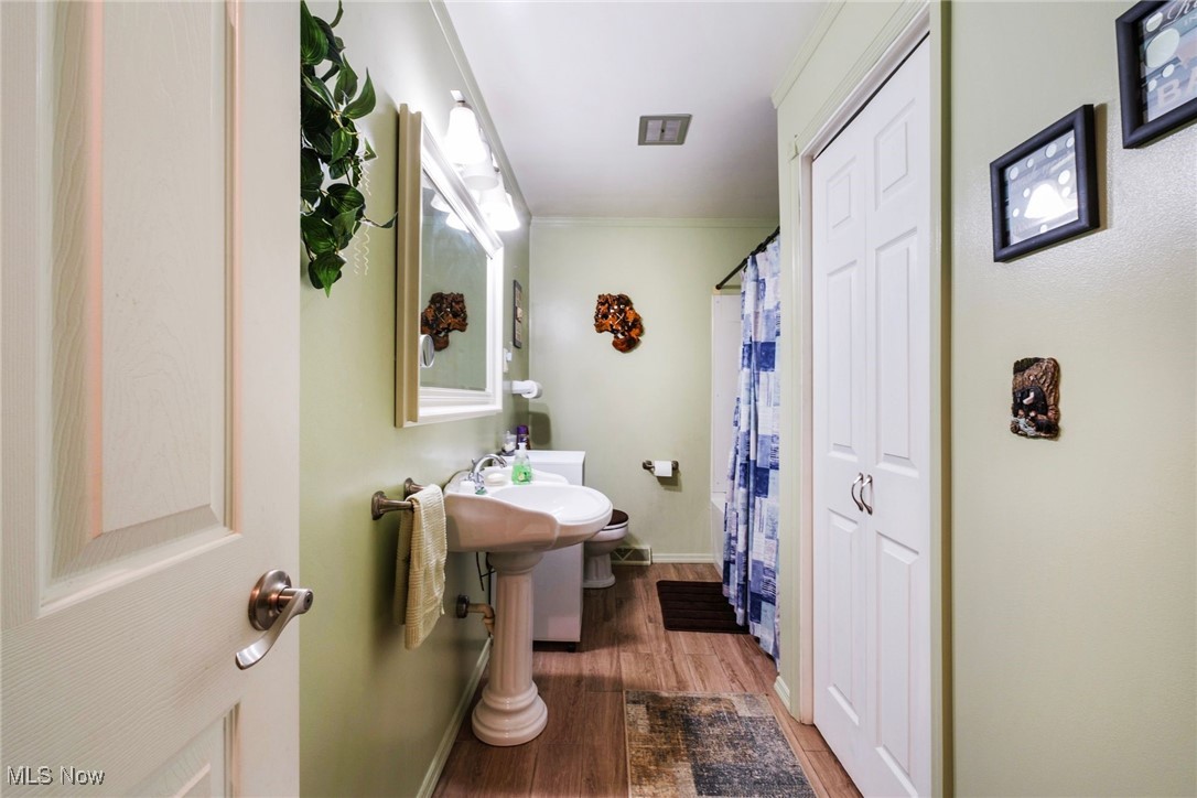345 Coitsville Road, Campbell, Ohio image 11