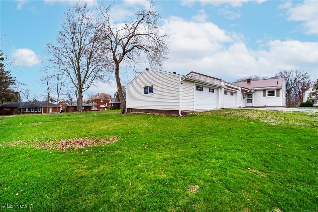345 Coitsville Road, Campbell, Ohio image 33