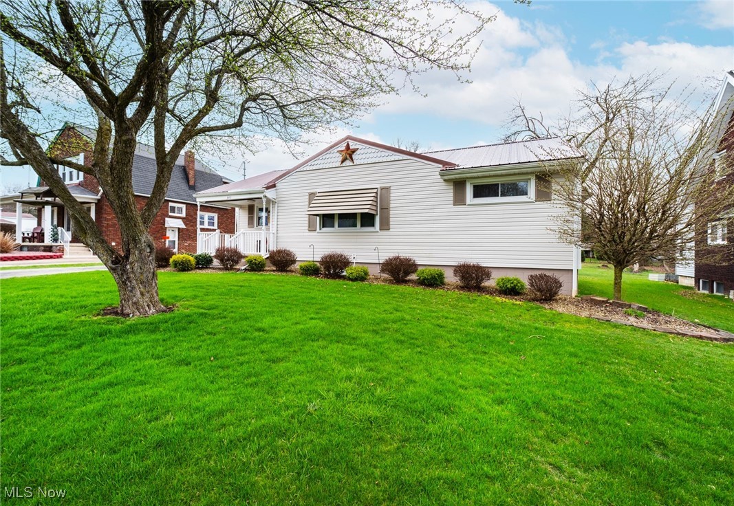 345 Coitsville Road, Campbell, Ohio image 2