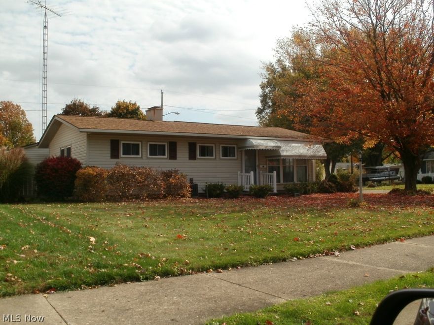 Great 2 Bedroom Ranch home on large lot. Larg Living room. Well equipped Kitchen with Bar and Bar stools open to Living Room. Bathfitter updated Bathroom. Upgraded electric and blown in insulation. Lovely Family room with sliding doors off the Kitchen. A must See!  Oversized Detached Garage. Too many updates to mention.