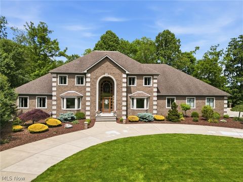 Homes For Sale - 1337 Meadowood Circle<br/> Poland, OH 44514