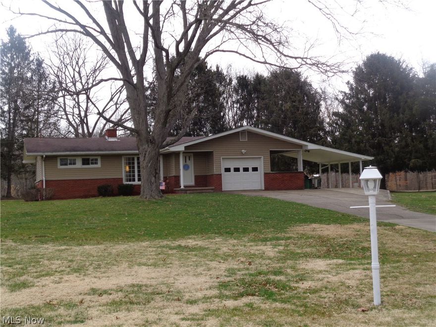 Beautiful Country Setting!! This 3/4 Bedroom ranch is in immaculate condition home is looking for a New Owner! This home features a fabulous
 Sun Room. Full Basement with Workshop Area, a 30 x 40 Storage Building....all this located on a Beautiful Private Level 1/2 Acre Lot!!