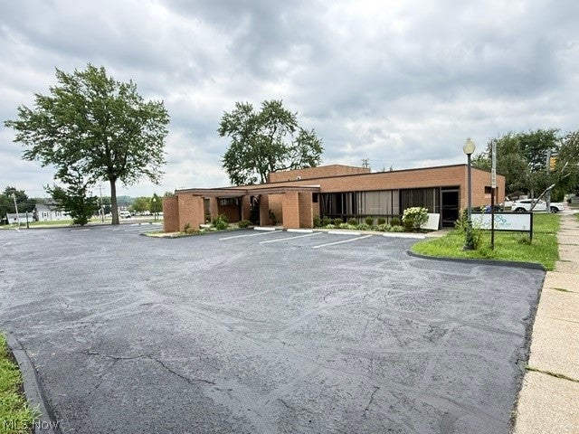 2341 Oakwood Drive