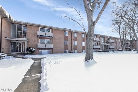 22081 River Oaks Drive Unit B1, Rocky River, OH 44116 - MLS#: 5102019