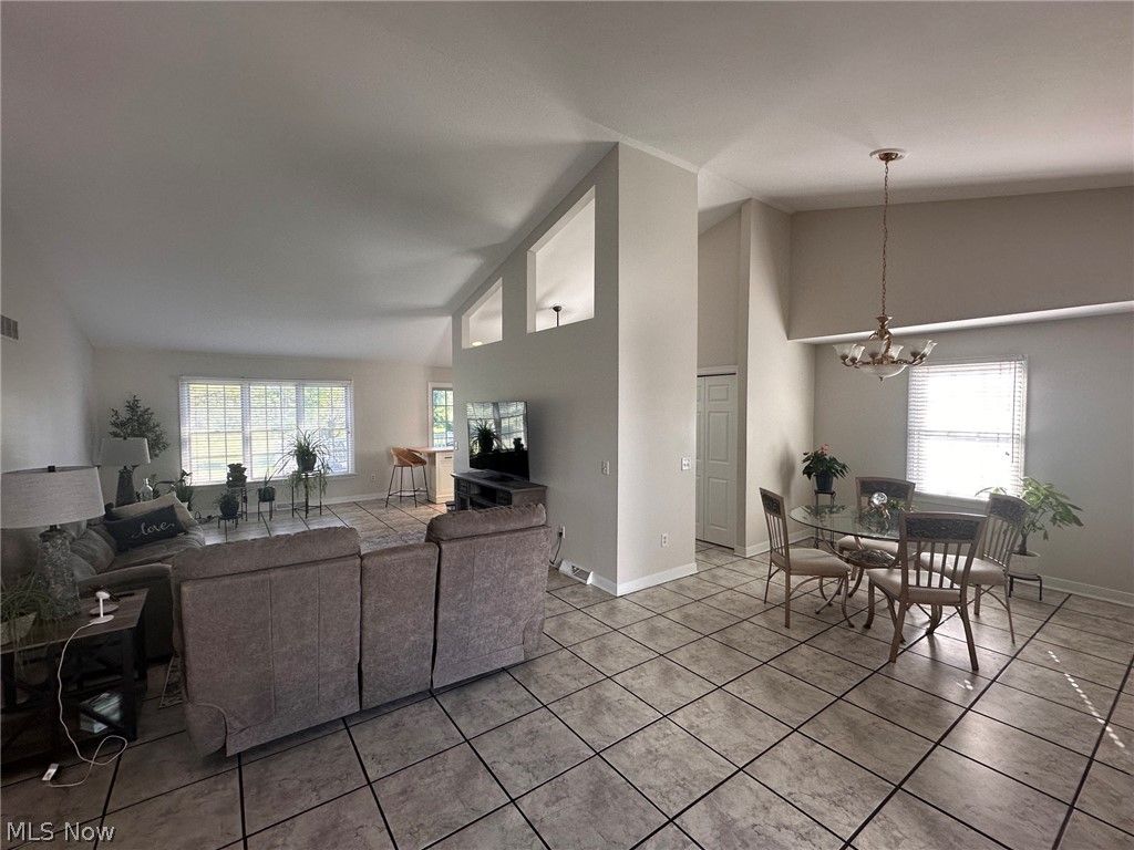 Photo of 220 Cranberry Court, Warren, OH 44483 (MLS # 5218352)