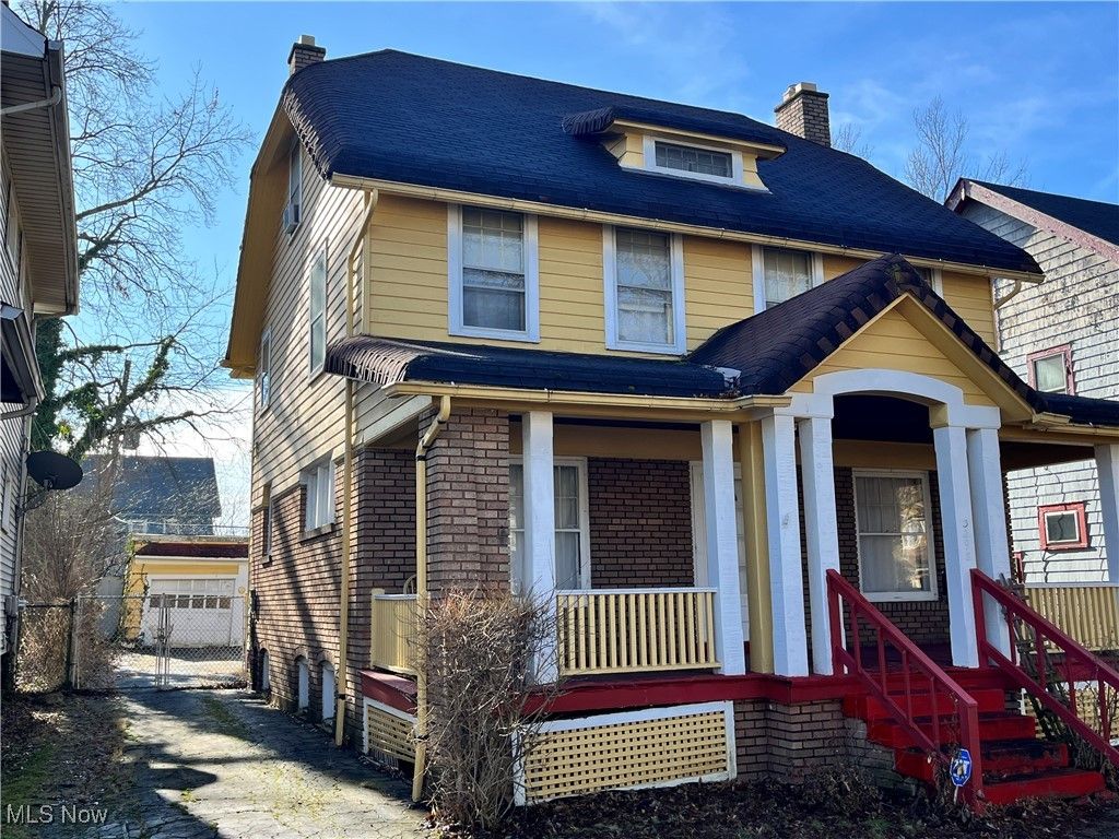 Photo of 3298 Yorkshire Road, Cleveland Heights, OH 44118 (MLS # 5180276)