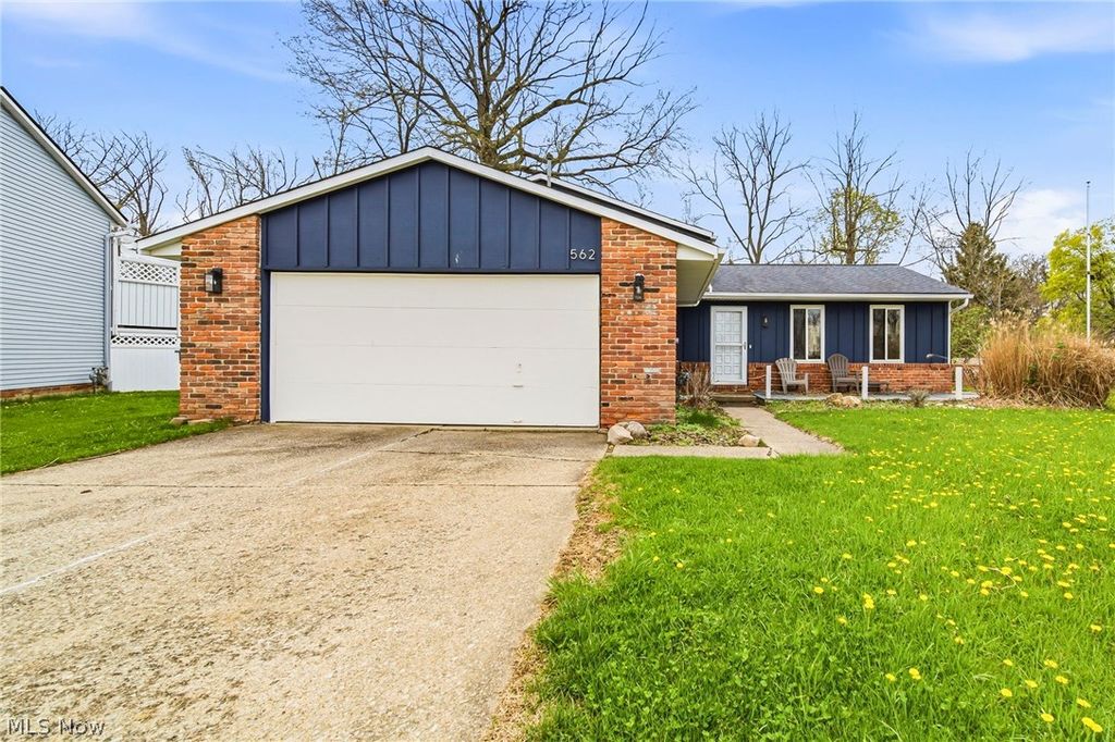 Photo of 562 Vesely Court, Eastlake, OH 44095 (MLS # 5201978)