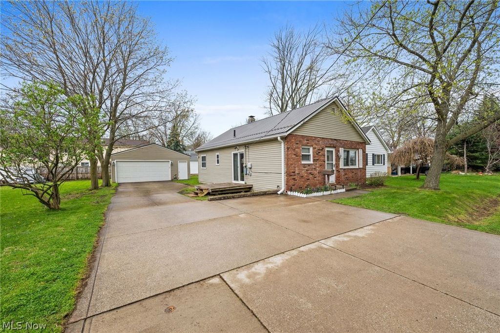 Photo of 5686 Anna Court, Mentor on the Lake, OH 44060 (MLS # 5201077)