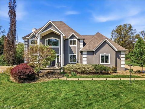 Homes For Sale - 5758 Logan Arms Drive<br/> Trumbull County, Girard, OH 44420