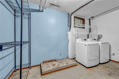 Tiny photo for 275 Smedley Drive, Washingtonville, OH 44490 (MLS # 5239861)