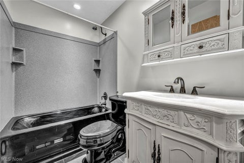 Tiny photo for 275 Smedley Drive, Washingtonville, OH 44490 (MLS # 5239861)