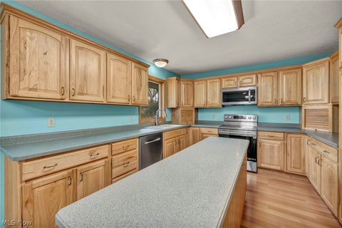 Tiny photo for 275 Smedley Drive, Washingtonville, OH 44490 (MLS # 5239861)