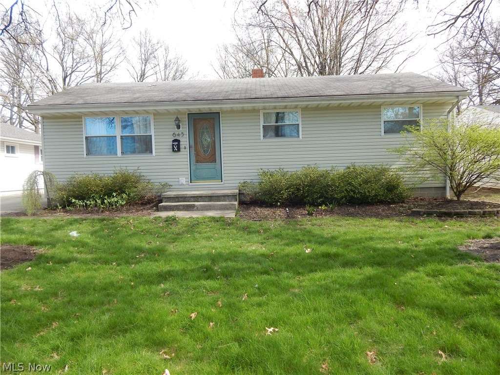 Move in ready Cuyahoga Falls Ranch available! This home would make a perfect house for a first time buyer or someone looking to downsize to one floor living. This home has 3 bedrooms, 1 bath, oversized 2 car garage and a beautiful deck. Call today for a showing!